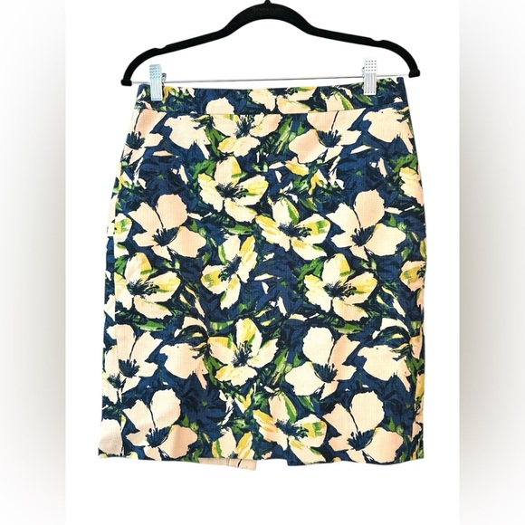 J. Crew Dresses & Skirts - J. Crew Floral‎ Print Women's Skirt - The Pencil Skirt